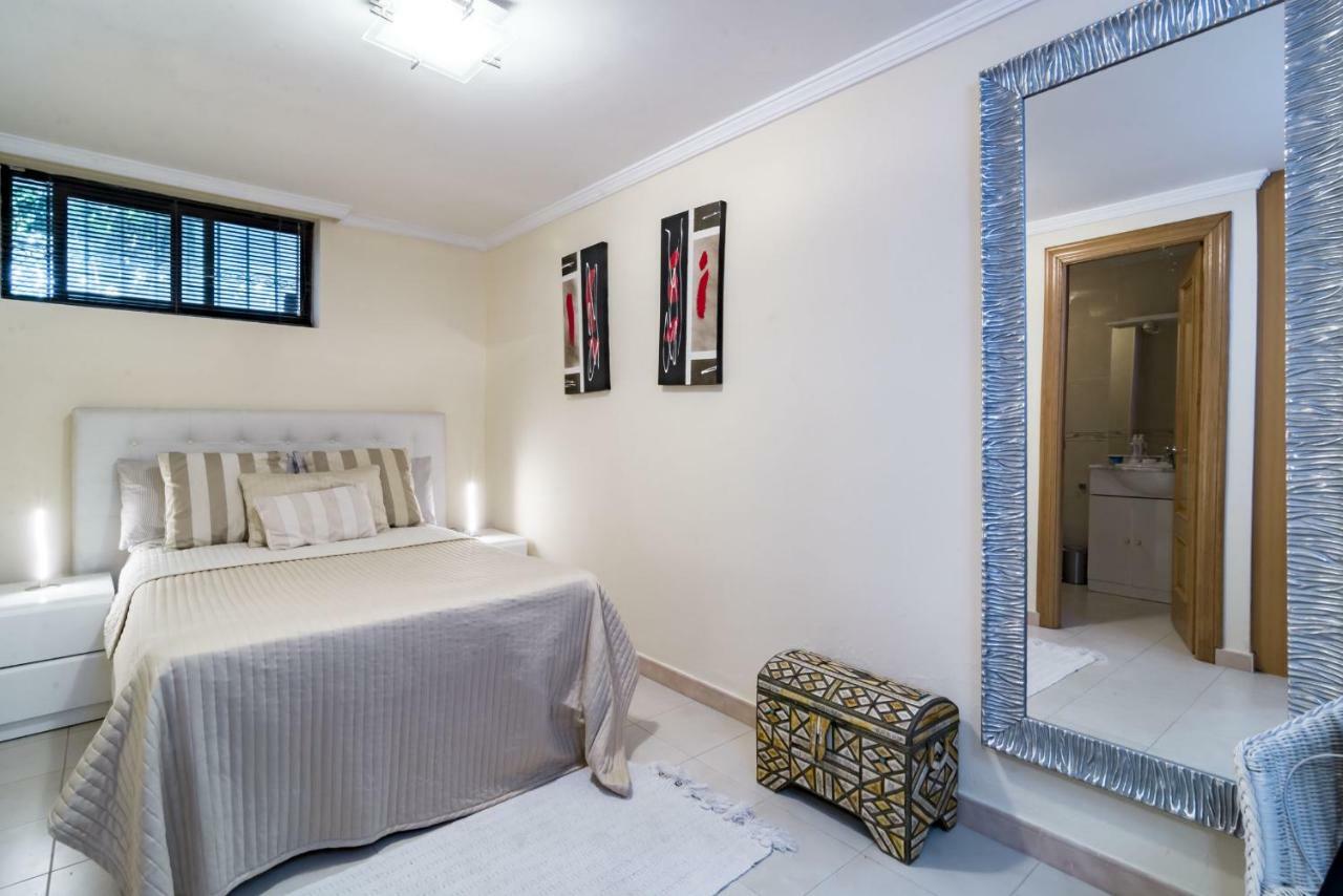 Villa Casakhan, Beautiful Luxury Villa, Marbella Kültér fotó